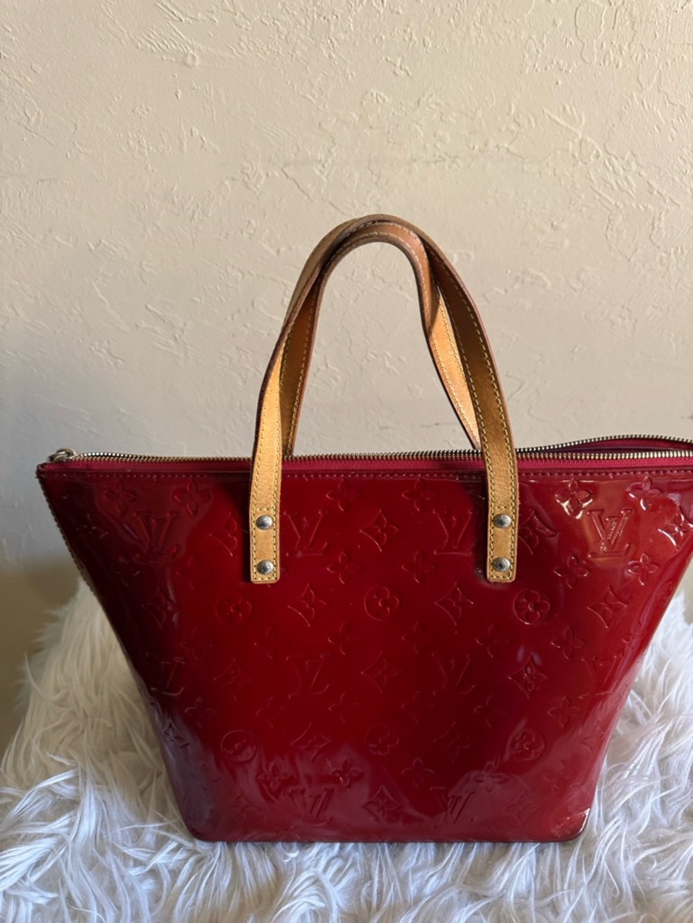 Louis Vuitton Red Vernis Bag - Picture 6 of 11